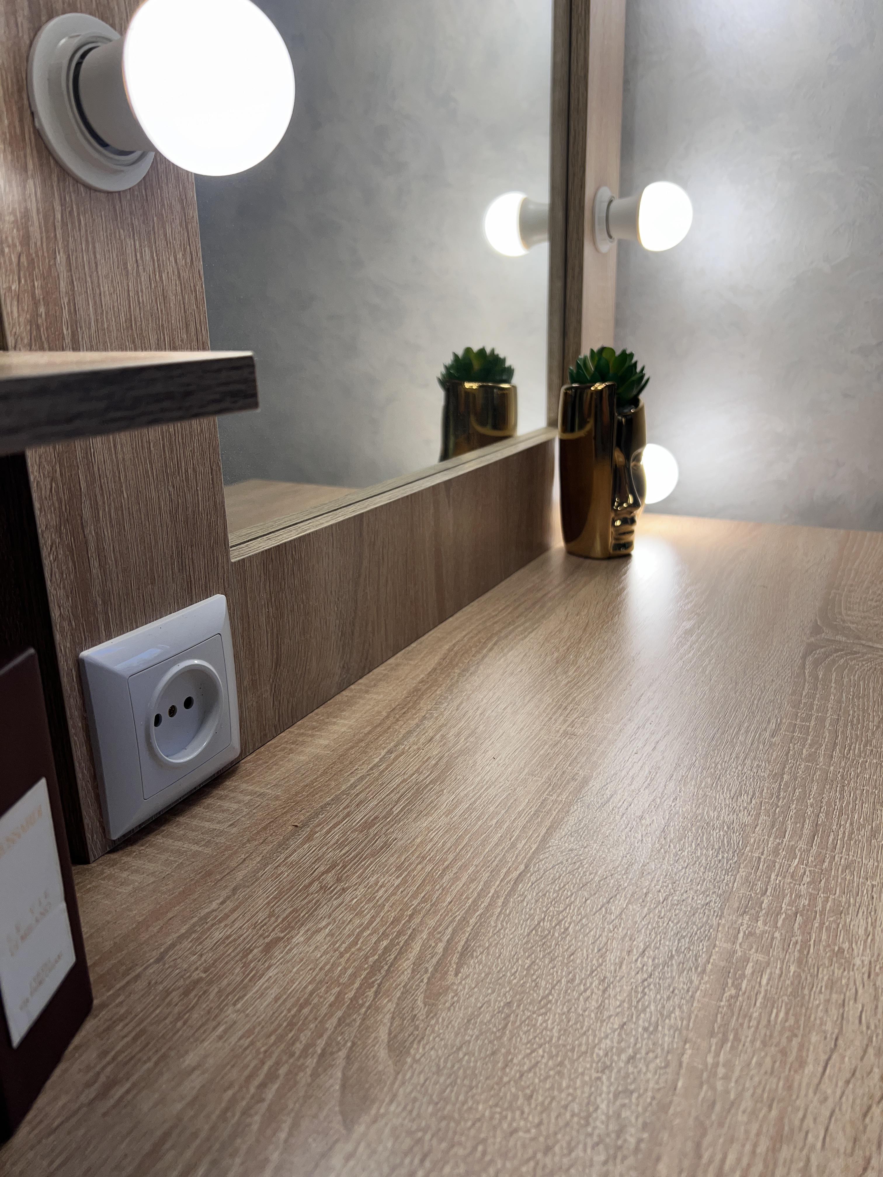 Туалетний столик із дзеркалом та підсвічуванням 1600х900х500 мм Дуб сонома - фото 4 Туалетний столик із дзеркалом та підсвічуванням 1600х900х500 мм Дуб сонома - фото 4