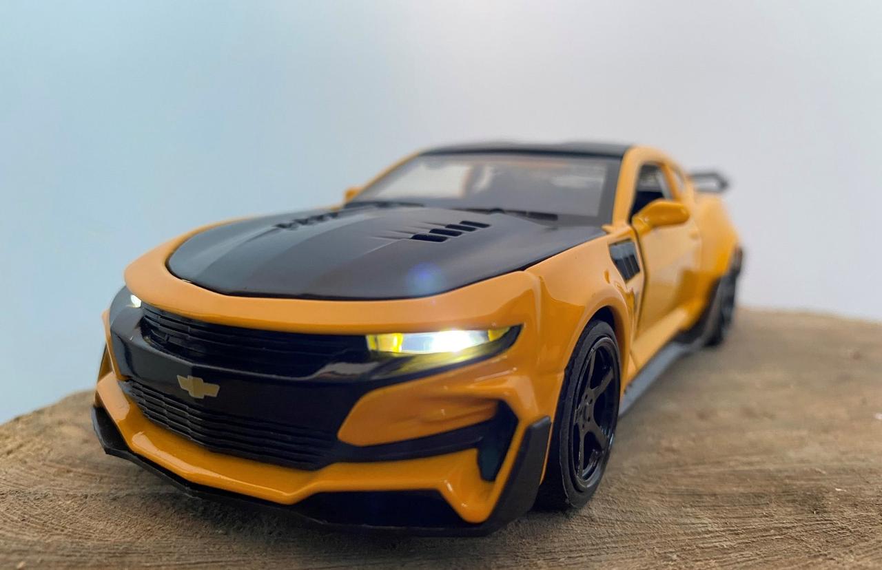 Іграшкова машинка Chevrolet Camaro з фарами, що світяться, та звуковими ефектами мотора маштаб 1:32 (VA-1130901395) - фото 2