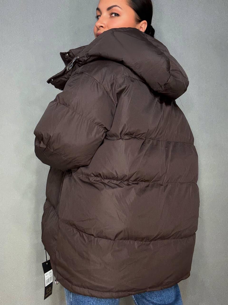 Куртка жіноча LADY YEP 10008 довга оверсайз пуффер з капюшоном р. 42 Коричневий (5512) - фото 3 Куртка жіноча LADY YEP 10008 довга оверсайз пуффер з капюшоном р. 42 Коричневий (5512) - фото 3