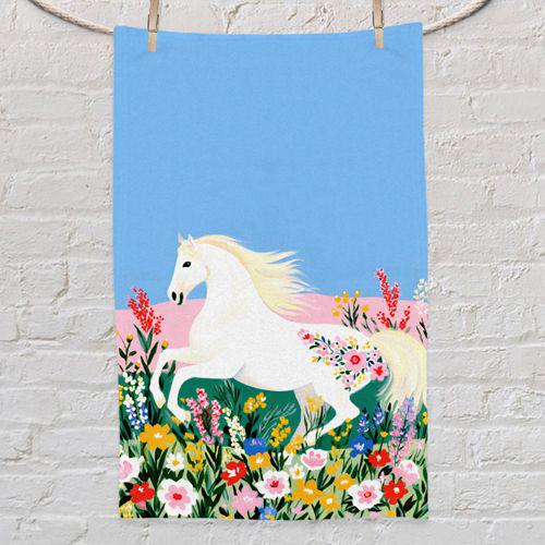 Полотенце Presentville с принтом Белая лошадь 50х80 см (PLM_26NY015)