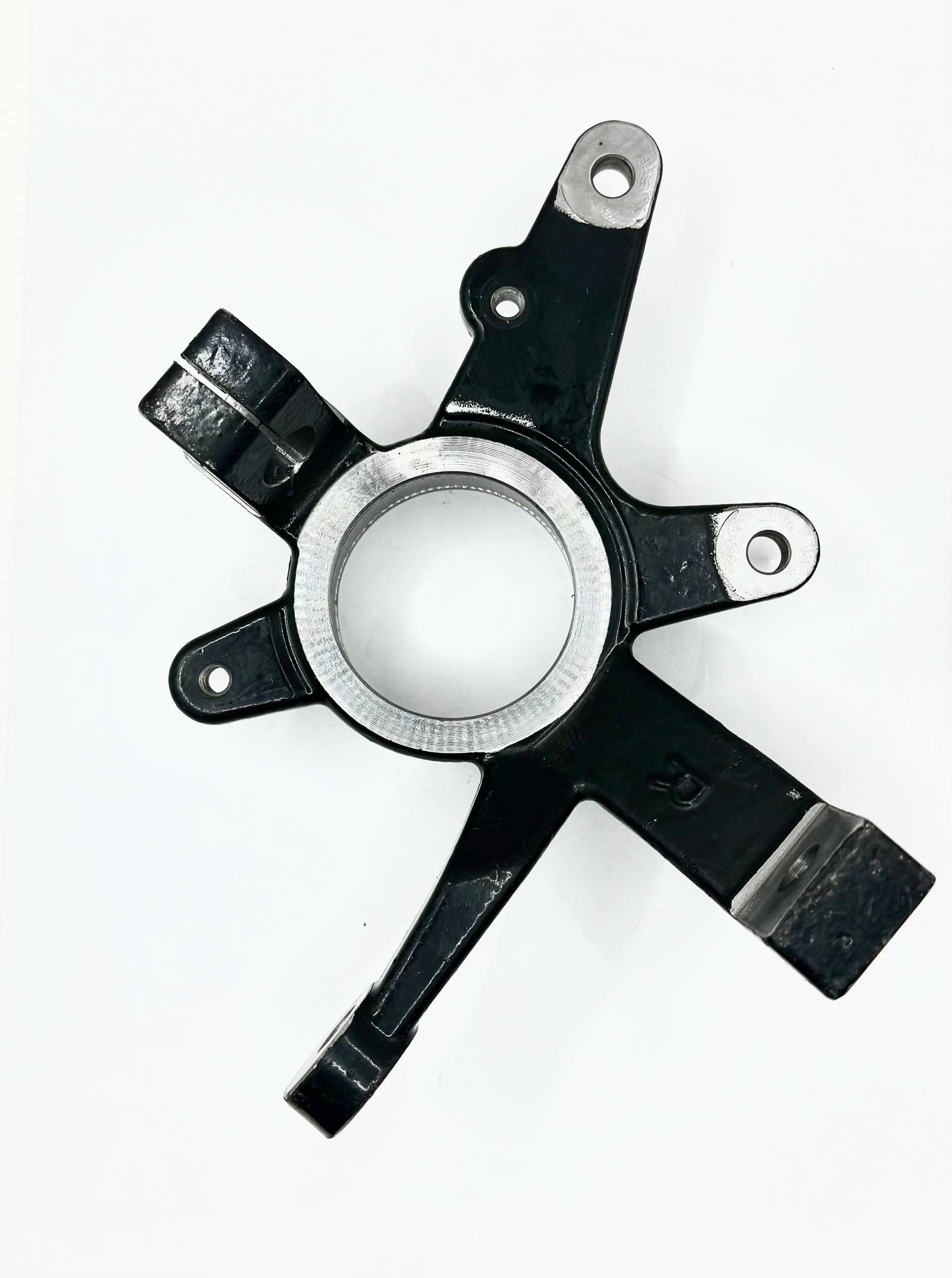 Кулак поворотный передний левый CFMOTO 9010-050002 (KL23)