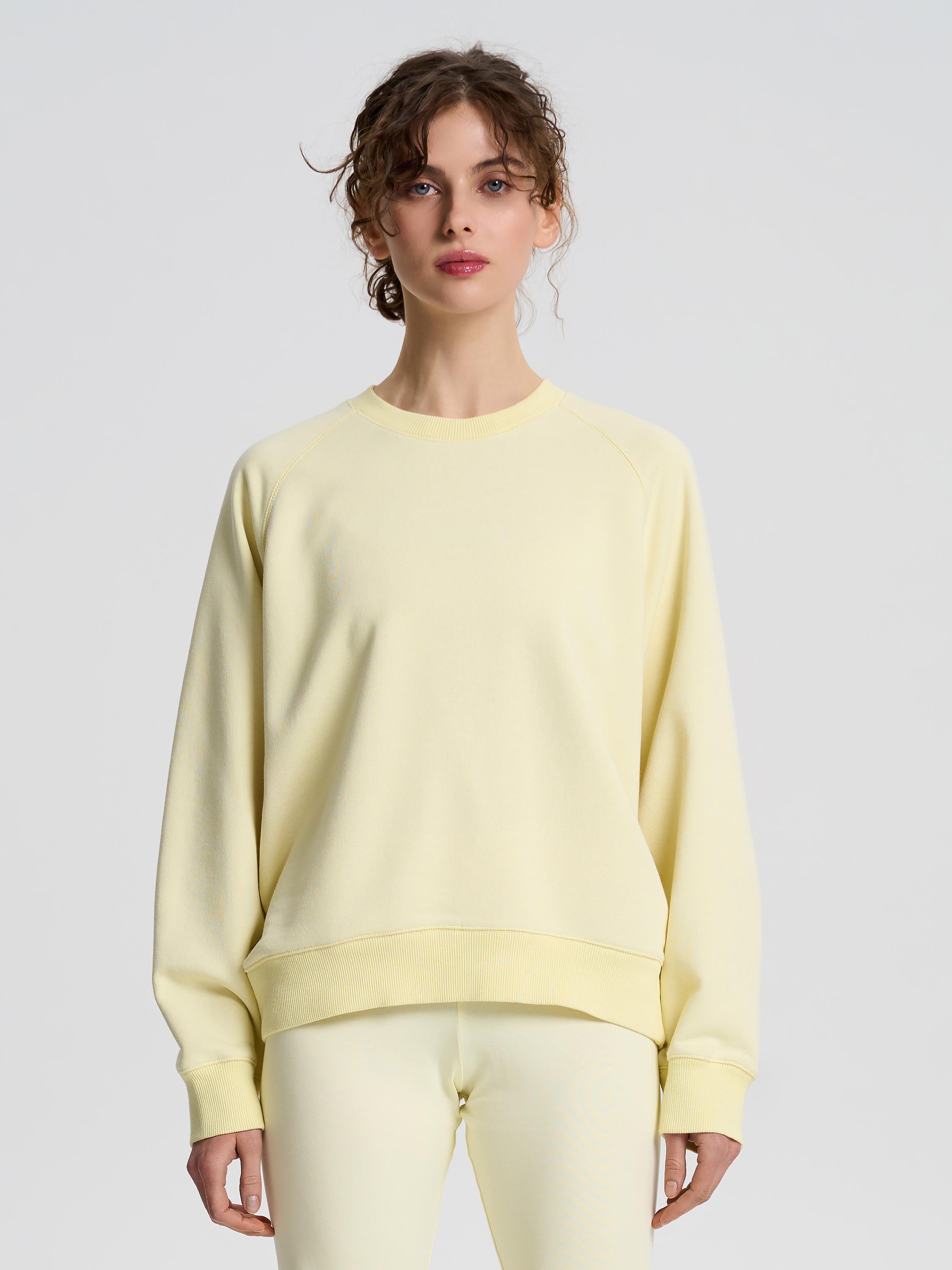 Світшот-реглан жіночий укорочений ROZA 231111 M Ніжно-жовтий (4824005718922) - фото 1 Світшот-реглан жіночий укорочений ROZA 231111 M Ніжно-жовтий (4824005718922) - фото 1