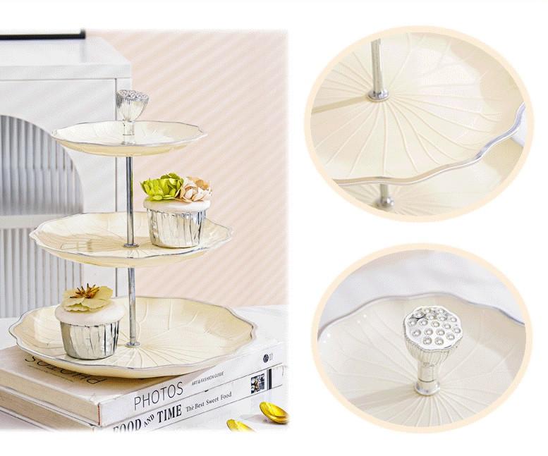 Тортовница 3-х ярусная 145х20х25х27.5 см белая с серебристым (14543) - фото 2 Тортовница 3-х ярусная 145х20х25х27.5 см белая с серебристым (14543) - фото 2