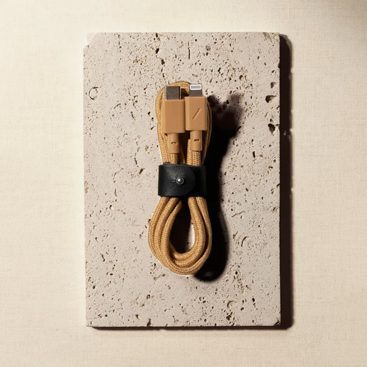 Кабель синхронизации Native Union Belt USB-C-Lightning 1,2 м Kraft (BELT-CL-KFT-2-NP) - фото 5 Кабель синхронизации Native Union Belt USB-C-Lightning 1,2 м Kraft (BELT-CL-KFT-2-NP) - фото 5