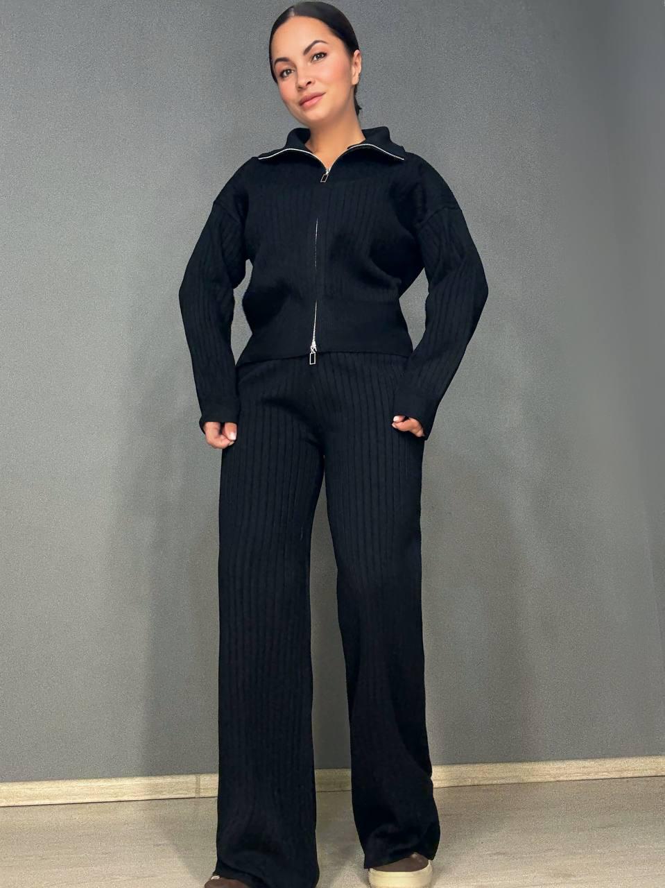 Костюм женский Joy One 376 вязаный в рубчик с кофтой на молнии и брюками палаццо OS Черный (5598) - фото 1 Костюм женский Joy One 376 вязаный в рубчик с кофтой на молнии и брюками палаццо OS Черный (5598) - фото 1
