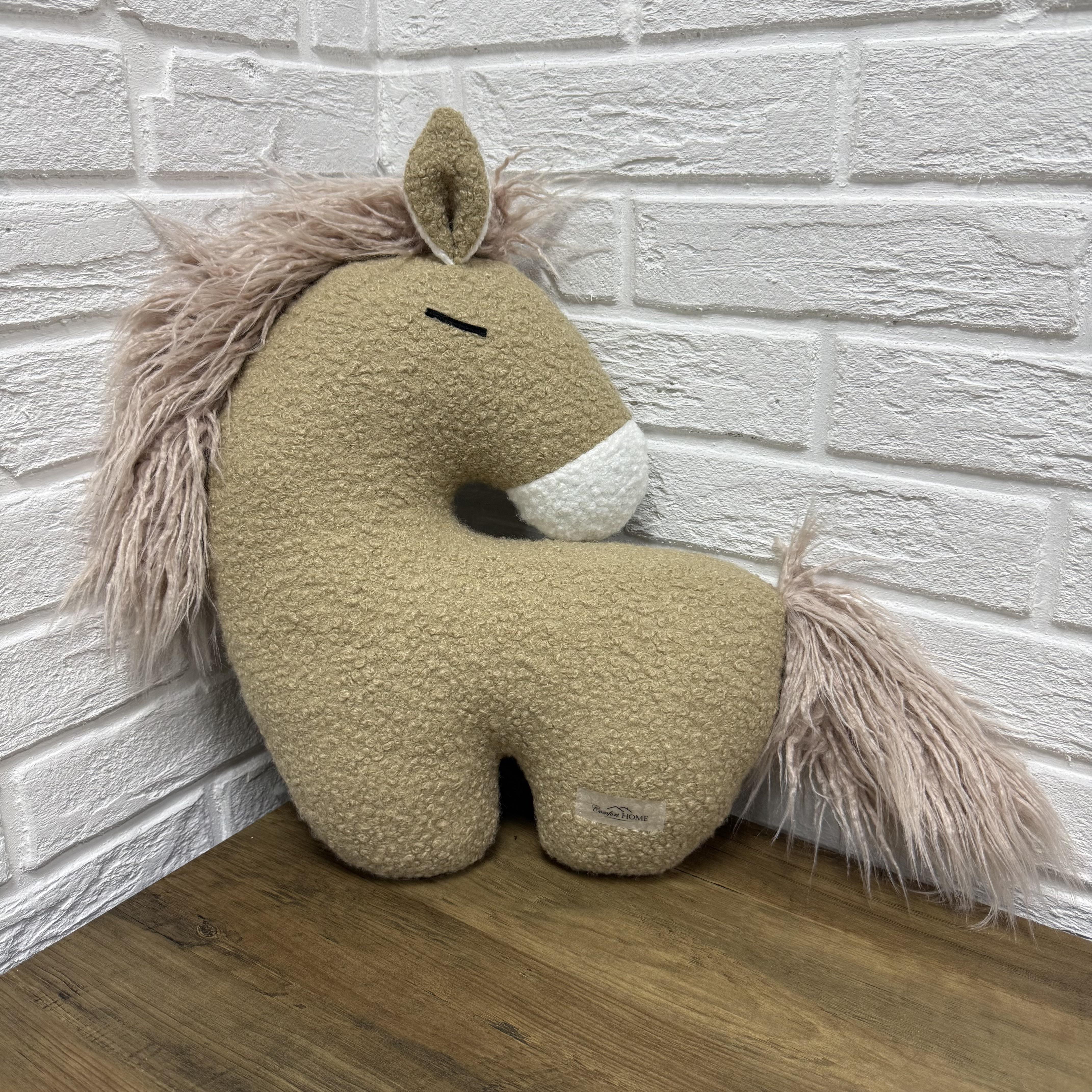 Подушка новогодняя Comfort Home Лошадка меховая букле 40х35 см