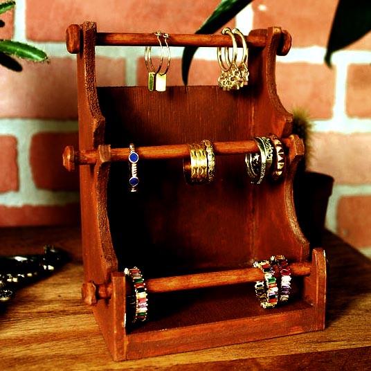 Органайзер для браслетов и часов из дерева Купари Савоярди (ПБЧ-006515) Органайзер для браслетов и часов из дерева Купари Савоярди (ПБЧ-006515)