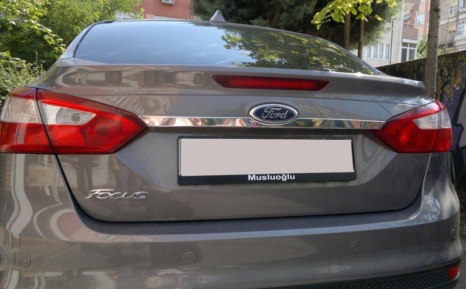 Планка над номером широкая нерж Седан для Ford Focus III 2011-2017