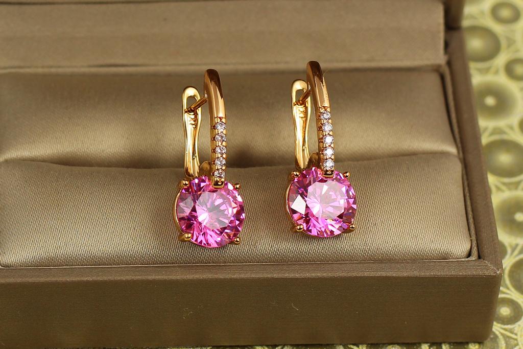 Серьги Xuping Jewelry Стрелка с родием с большим розовым камнем 2,7 см Золотистый (29379277)
