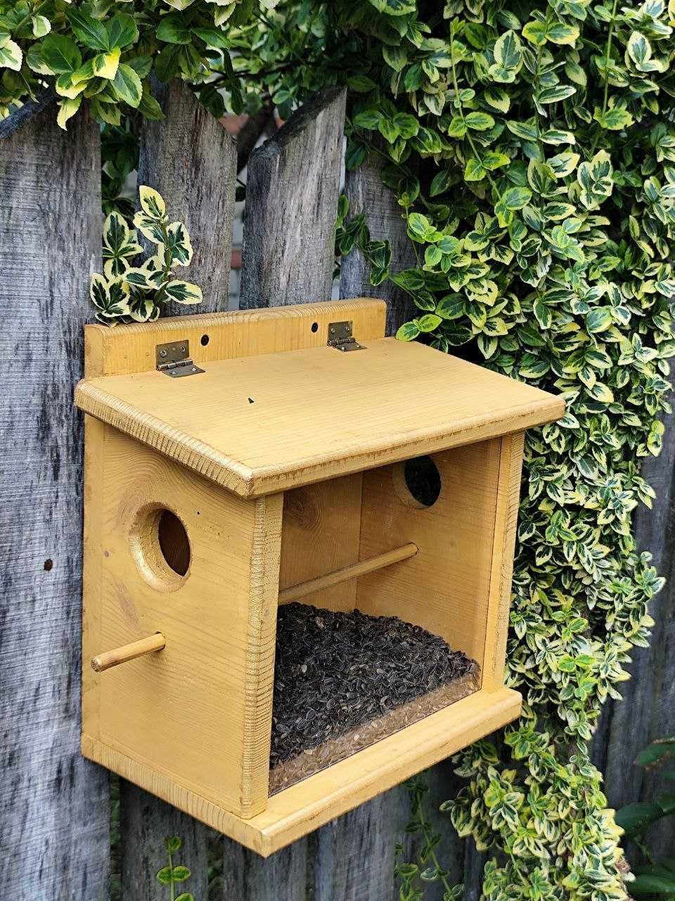 Кормушка для птиц Запутанка бункерного типа из дерева сосны 30х30х17 см Бежевый Кормушка для птиц Запутанка бункерного типа из дерева сосны 30х30х17 см Бежевый