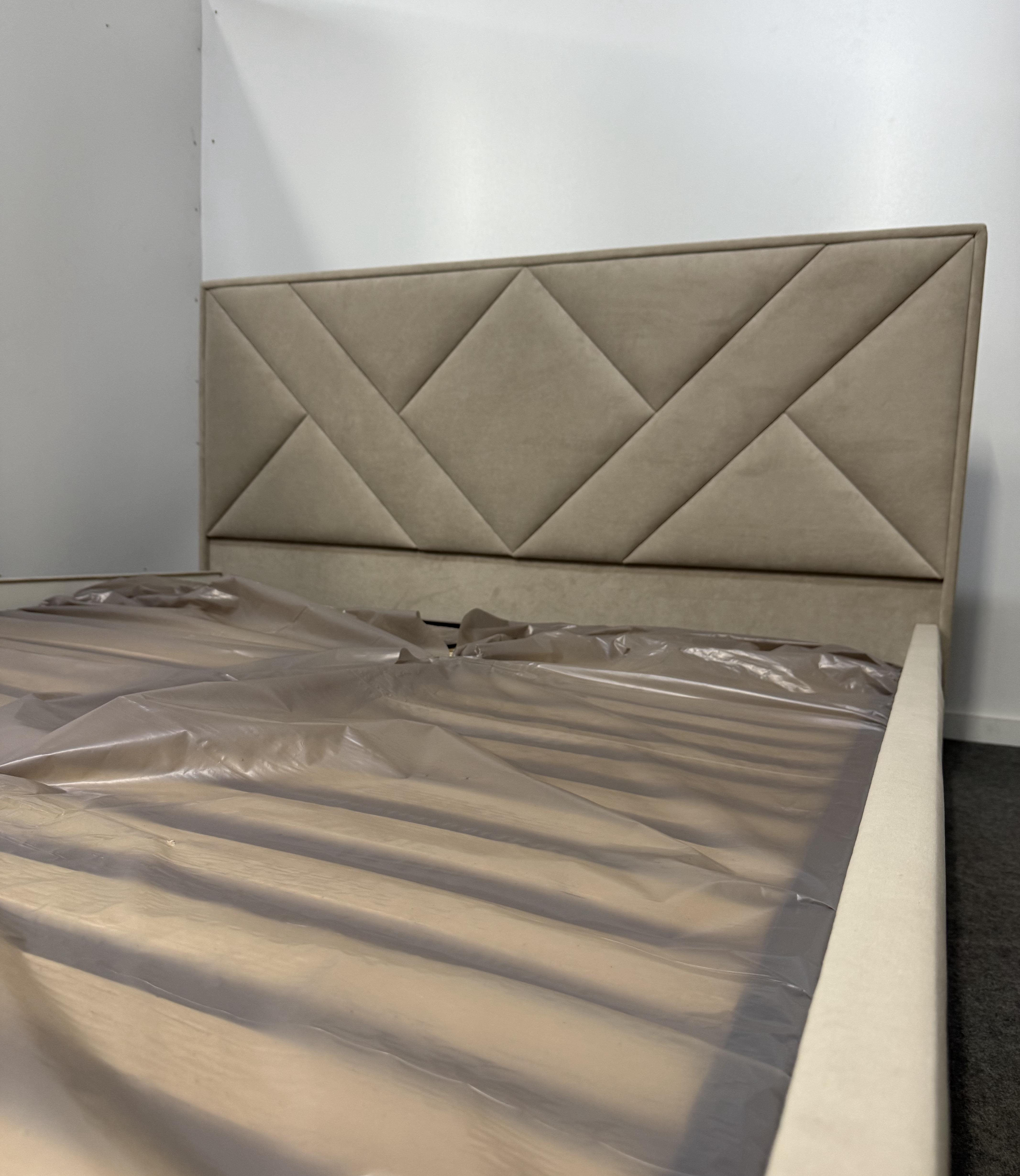 Кровать с подъемным механизмом ADS Mebli Гранд 120х200 см велюр Allure Бежевый (30765601) - фото 11 Кровать с подъемным механизмом ADS Mebli Гранд 120х200 см велюр Allure Бежевый (30765601) - фото 11