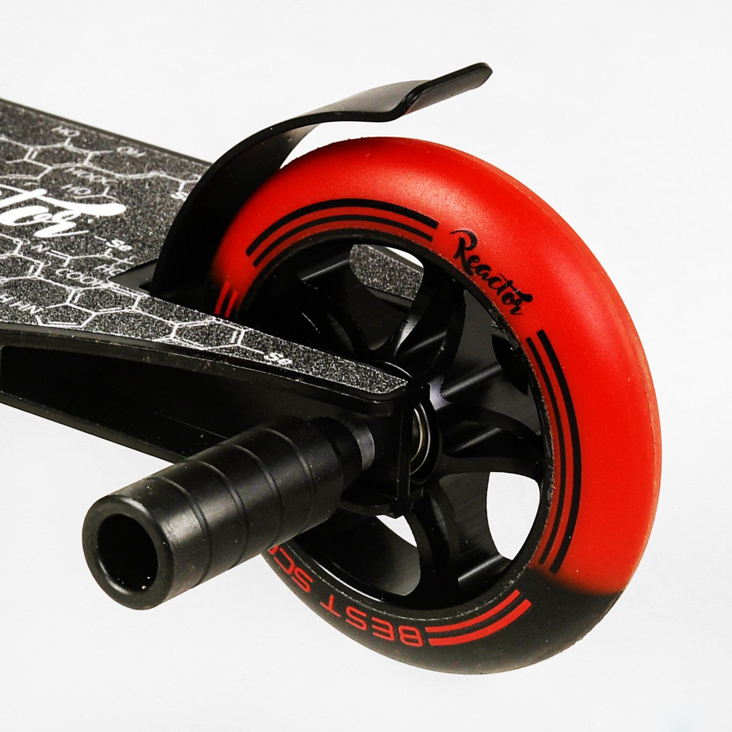 Самокат трюковый Reactor Hic-система пеги алюминиевый диск/дека колеса PU Black/Red (112772) - фото 4 Самокат трюковый Reactor Hic-система пеги алюминиевый диск/дека колеса PU Black/Red (112772) - фото 4