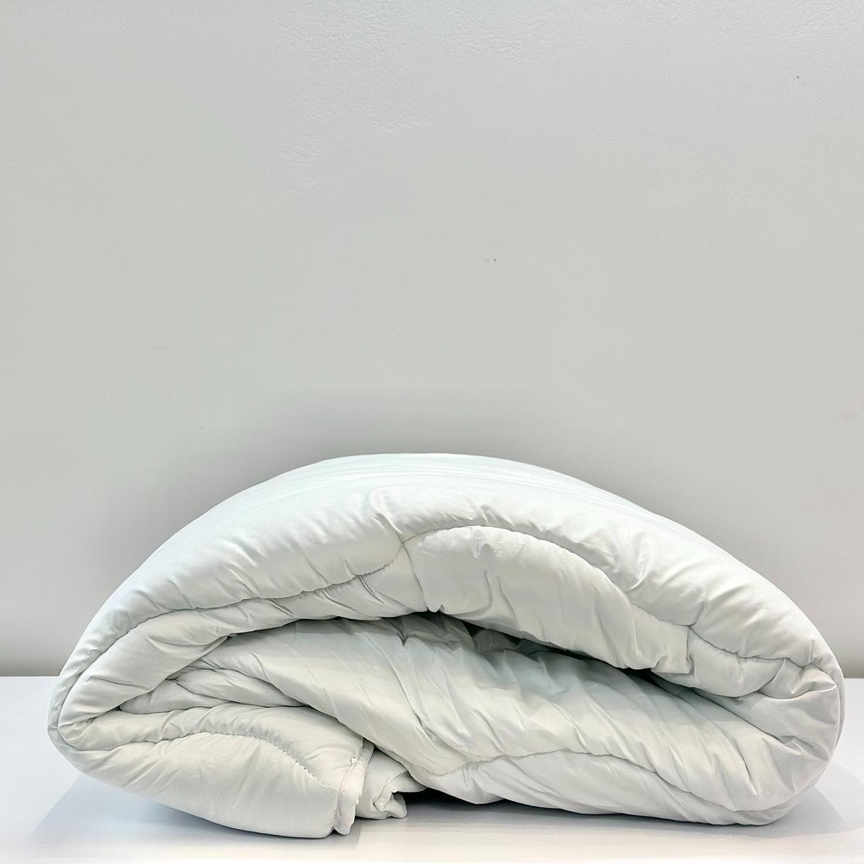 Ковдра демісезонна гіпоалергенна Poire мікрофібра двоспальна 170х205 см Білий (52312) - фото 4 Ковдра демісезонна гіпоалергенна Poire мікрофібра двоспальна 170х205 см Білий (52312) - фото 4