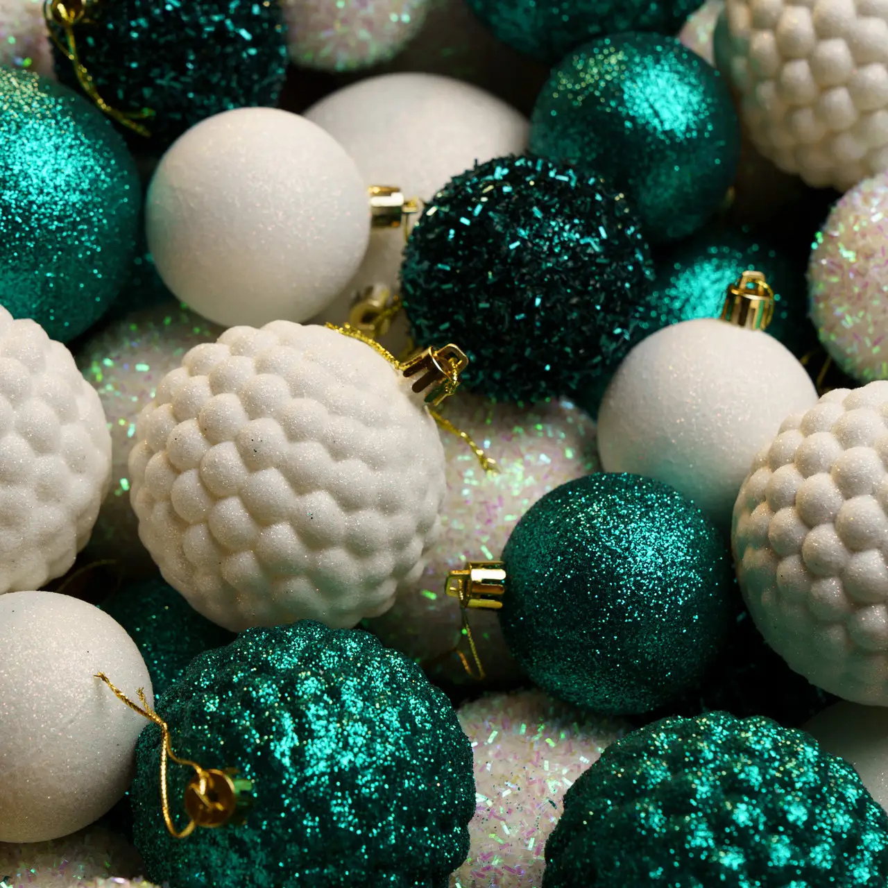 Набор новогодних блестящих украшений Созвездие на елку 40 шаров Белый/Зеленый (77941533) - фото 3