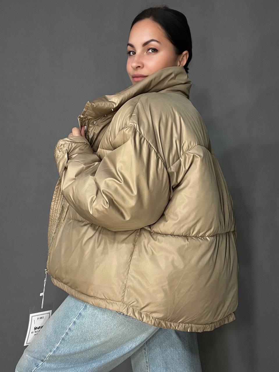 Куртка женская RUIXI 8811 деми легкая воротник стойка с сумочкой широкая оверсайз свободный крой р. 48 Карамель (1145) - фото 2 Куртка женская RUIXI 8811 деми легкая воротник стойка с сумочкой широкая оверсайз свободный крой р. 48 Карамель (1145) - фото 2