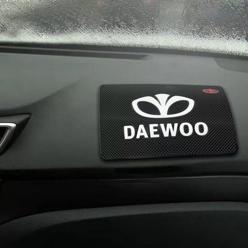 Коврик антискользкий DAEWOO на панель авто (1383819216)