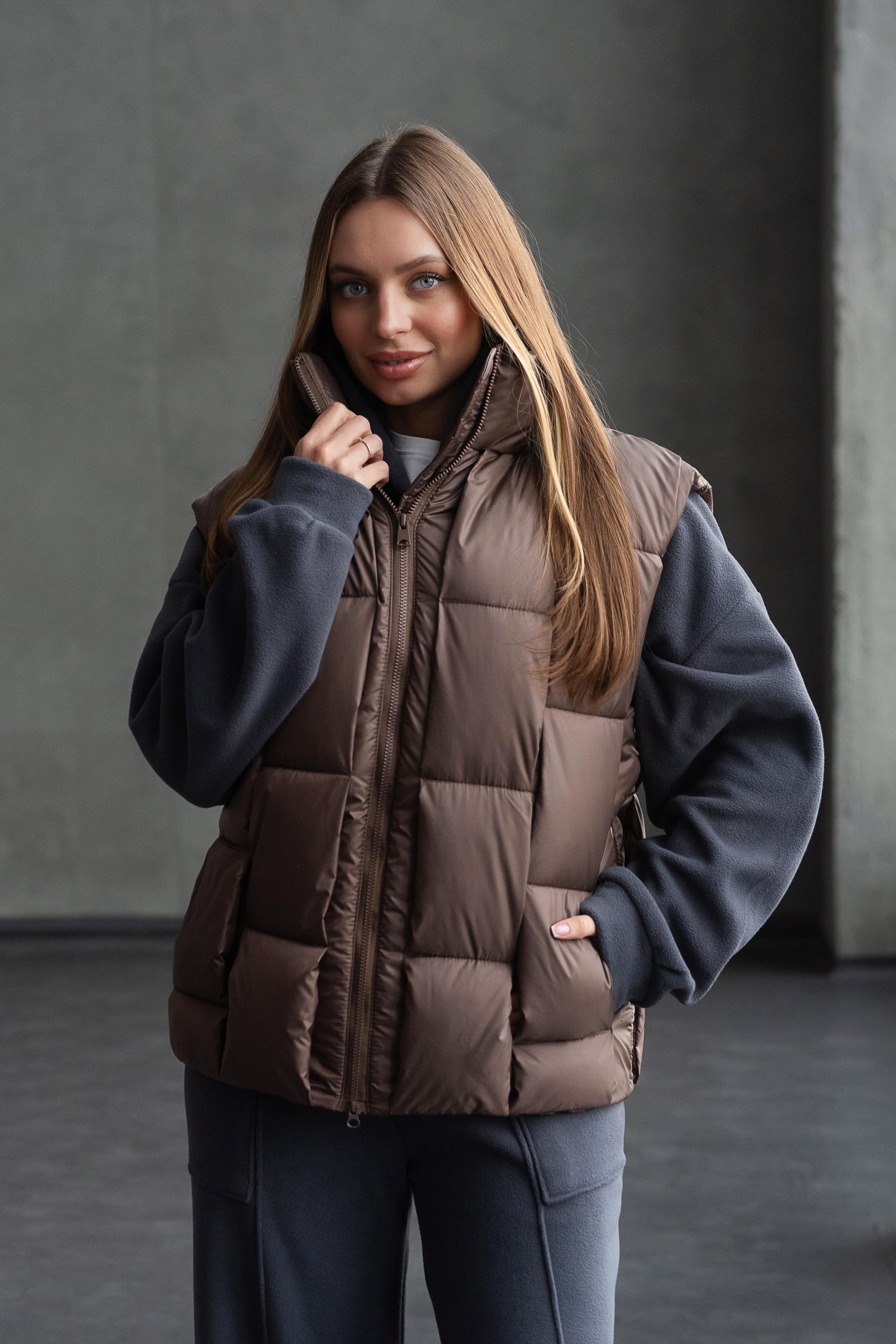 Жилет теплый женский Шахматка р. 48 Коричневый - фото 2