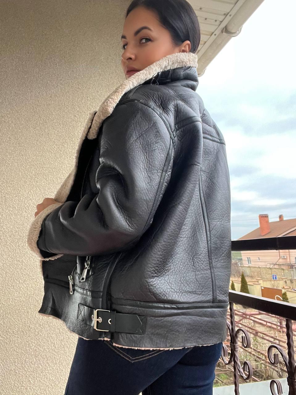 Дубленка женская Aftf Basic 243 средней длины из экокожи на молнии с мехом S Черный (3293) - фото 4 Дубленка женская Aftf Basic 243 средней длины из экокожи на молнии с мехом S Черный (3293) - фото 4