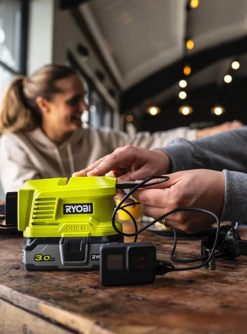 Інвертор напруги акумуляторний RYOBI ONE+ RY18BI150A-0 220 V 150 Вт/300 Вт пікова без АКБ та ЗУ - фото 8 Інвертор напруги акумуляторний RYOBI ONE+ RY18BI150A-0 220 V 150 Вт/300 Вт пікова без АКБ та ЗУ - фото 8