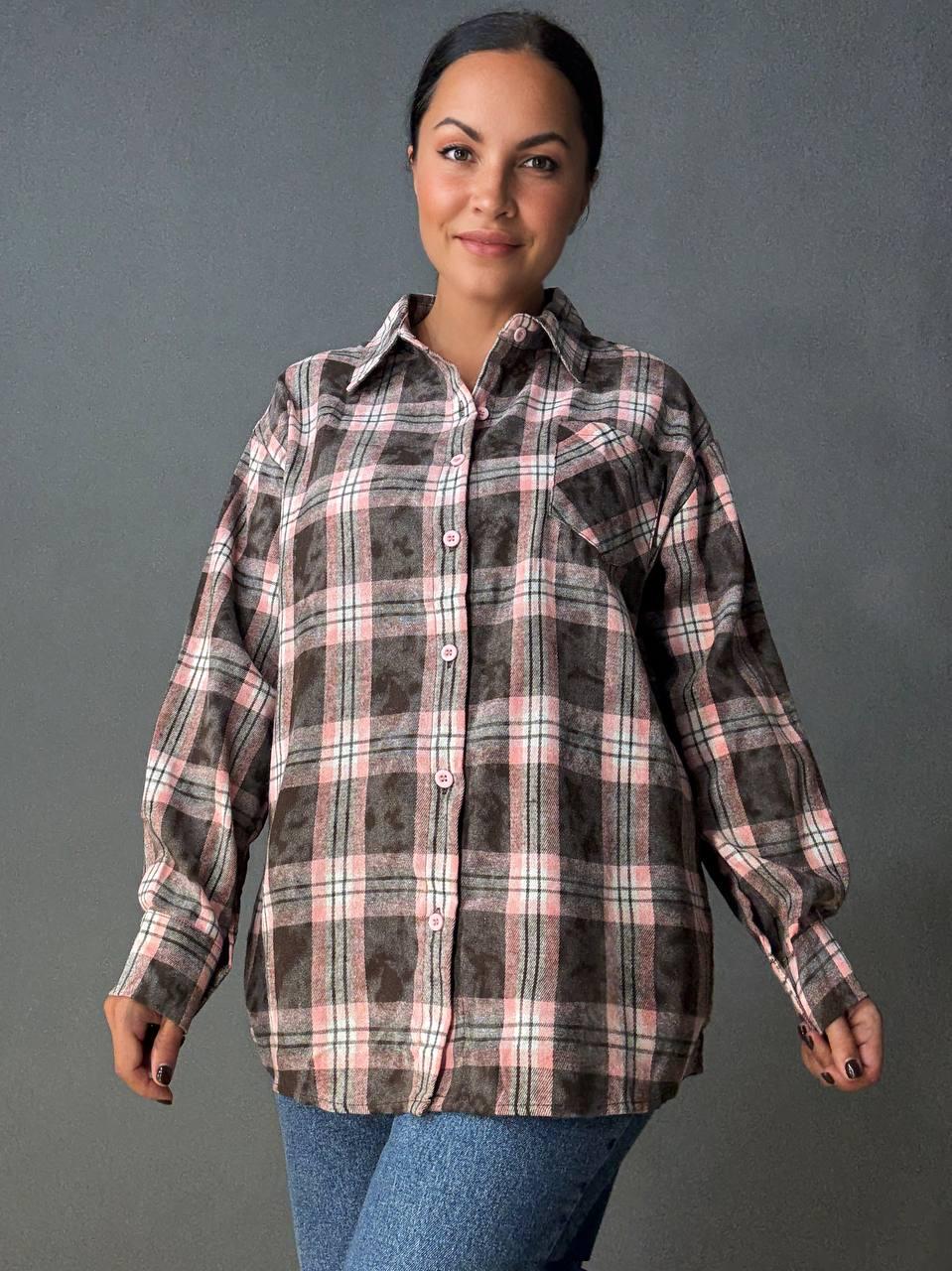 Сорочка жіноча YZY 7765 в клітинку оверсайз широка варена OS Коричневий (4921) - фото 6 Сорочка жіноча YZY 7765 в клітинку оверсайз широка варена OS Коричневий (4921) - фото 6