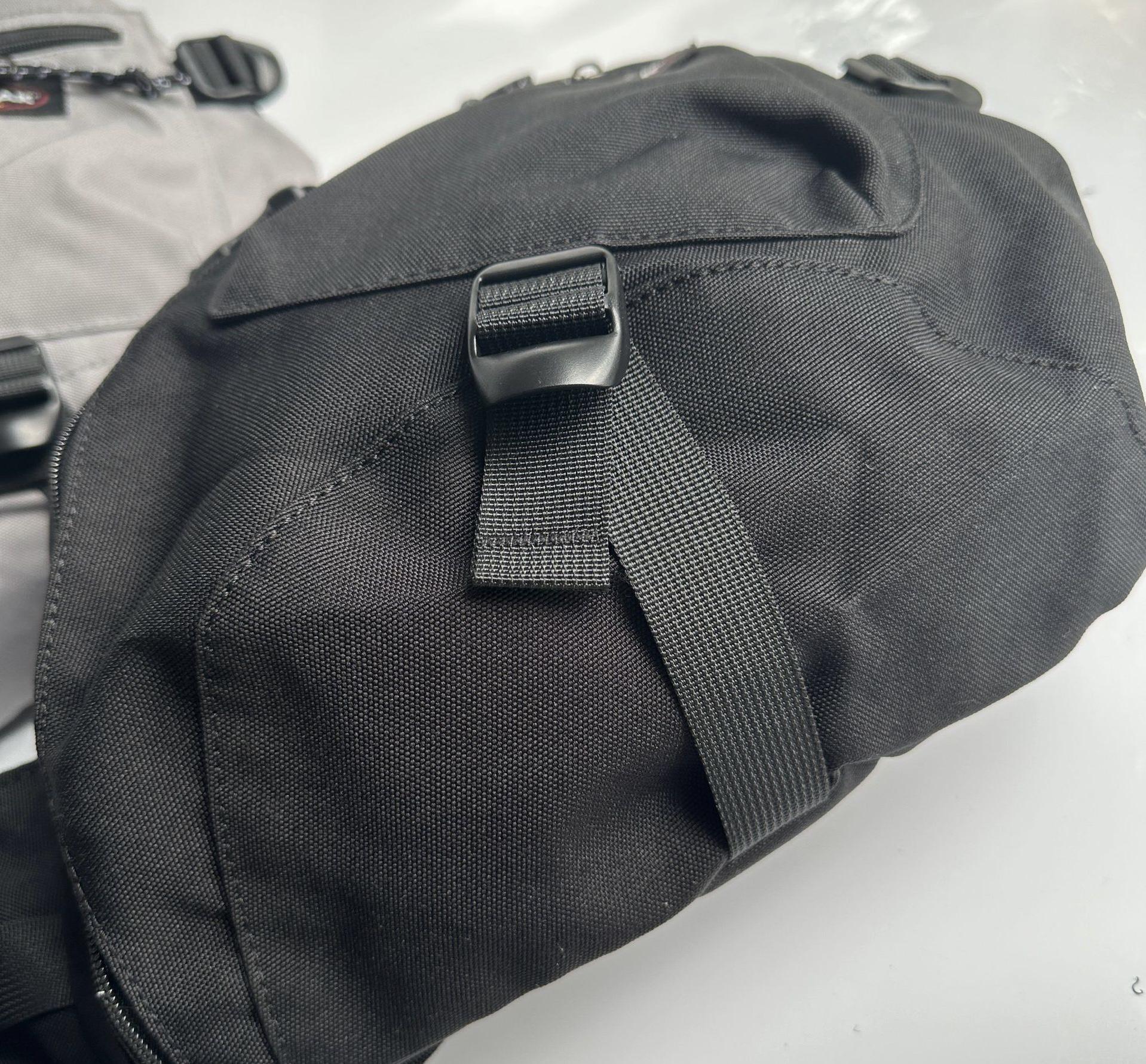 Сумка Eastpak sling bag Gore Tex 15,5 л Black (30454562) - фото 5 Сумка Eastpak sling bag Gore Tex 15,5 л Black (30454562) - фото 5