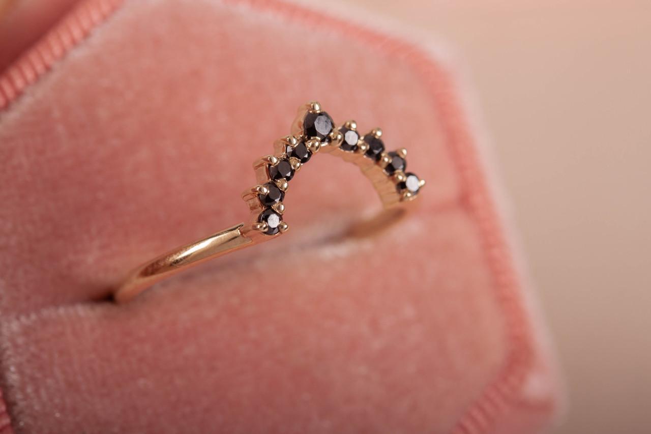 Каблучка з жовтого золота з чорними фіанітами р. 18 (2243989646)