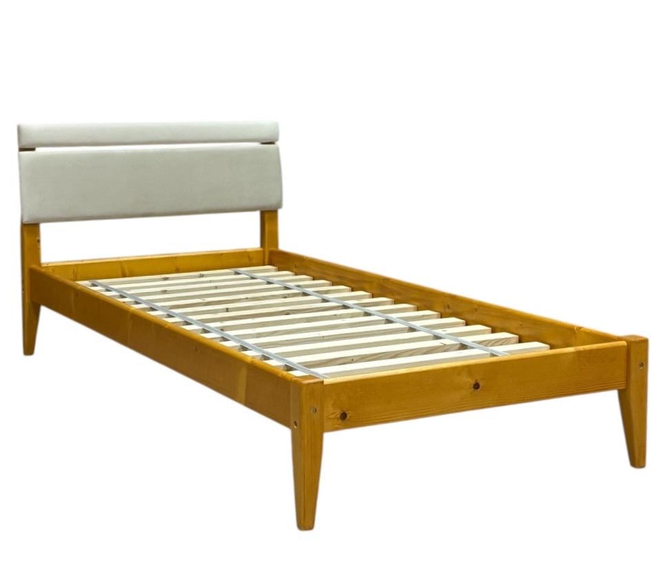 Кровать односпальная деревянная Скиф Л-158 с мягким изголовьем 90х200 см Янтарь/Велюр лагуна-3 (27911484)