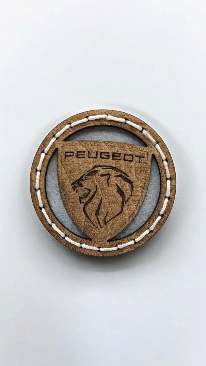 Ароматизатор в дифлектор для авто Peugeot з дерева та войлока та аромапарфюм 5 мл (82) - фото 4 Ароматизатор в дифлектор для авто Peugeot з дерева та войлока та аромапарфюм 5 мл (82) - фото 4