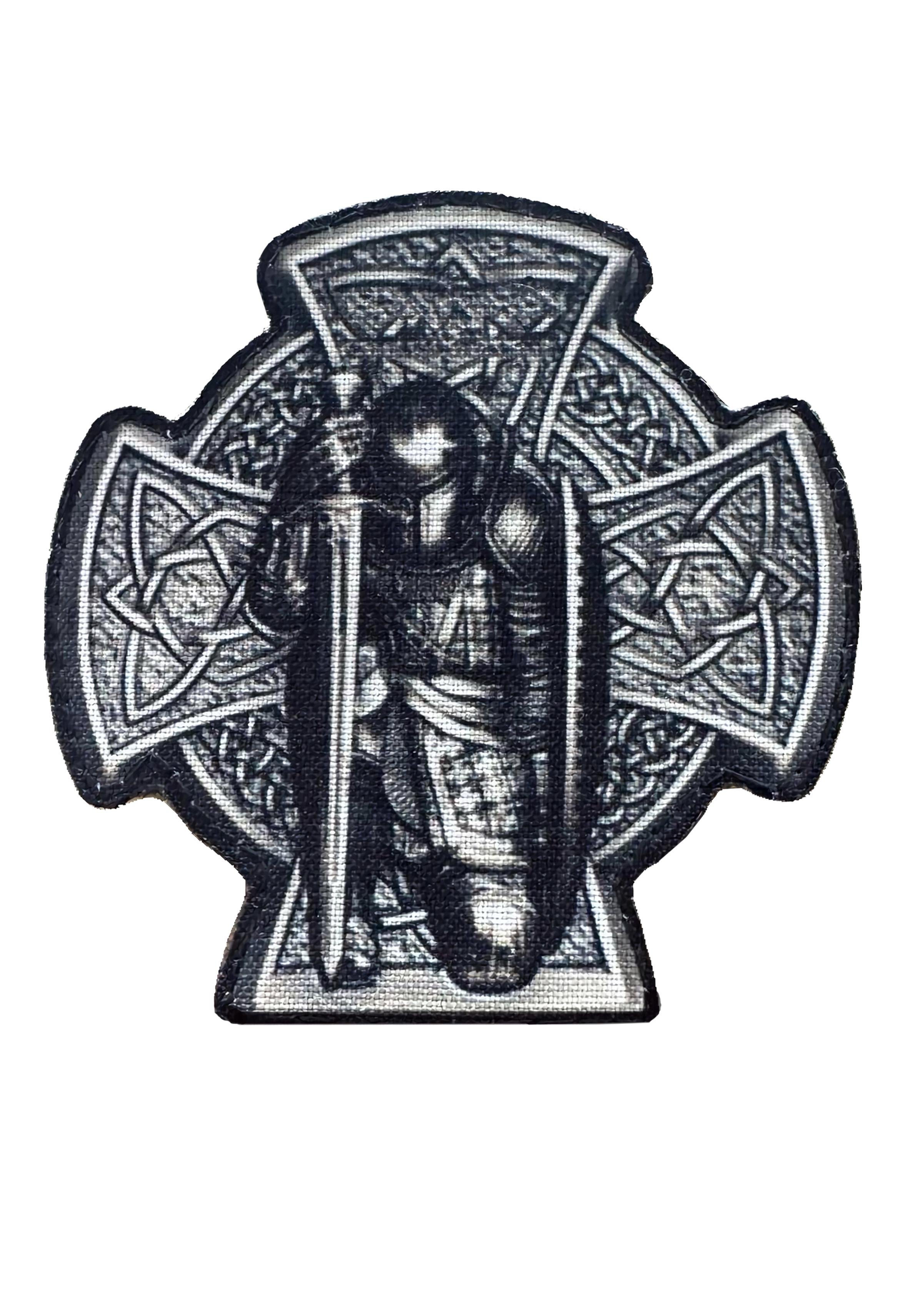 Шеврон Рыцарь Защитник Мананнан на липучке Черно-белый (RYCER)