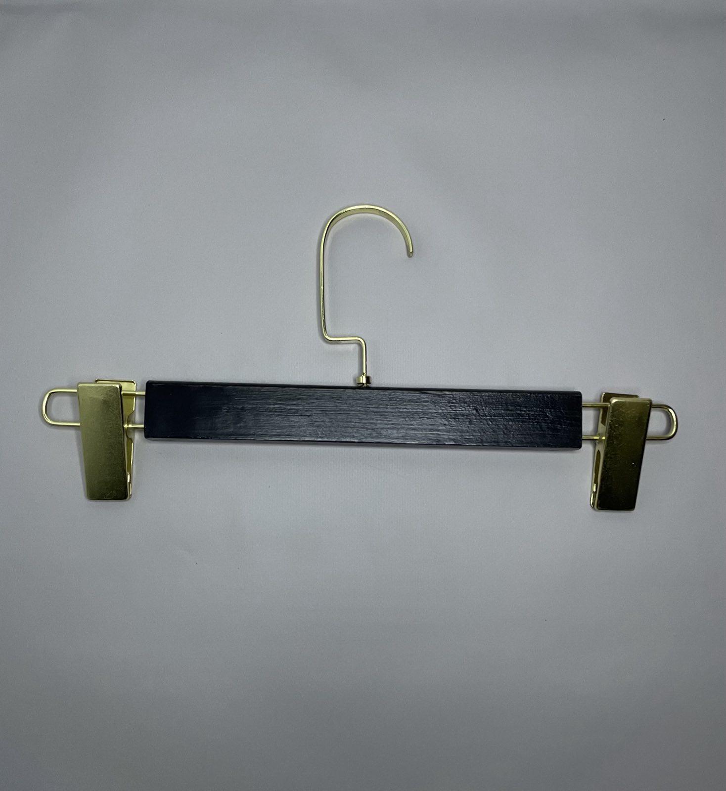 Вешалка ИВА с золотыми прищепками для юбок и брюк с деревянной вставкой 33 см Черный Вешалка ИВА с золотыми прищепками для юбок и брюк с деревянной вставкой 33 см Черный
