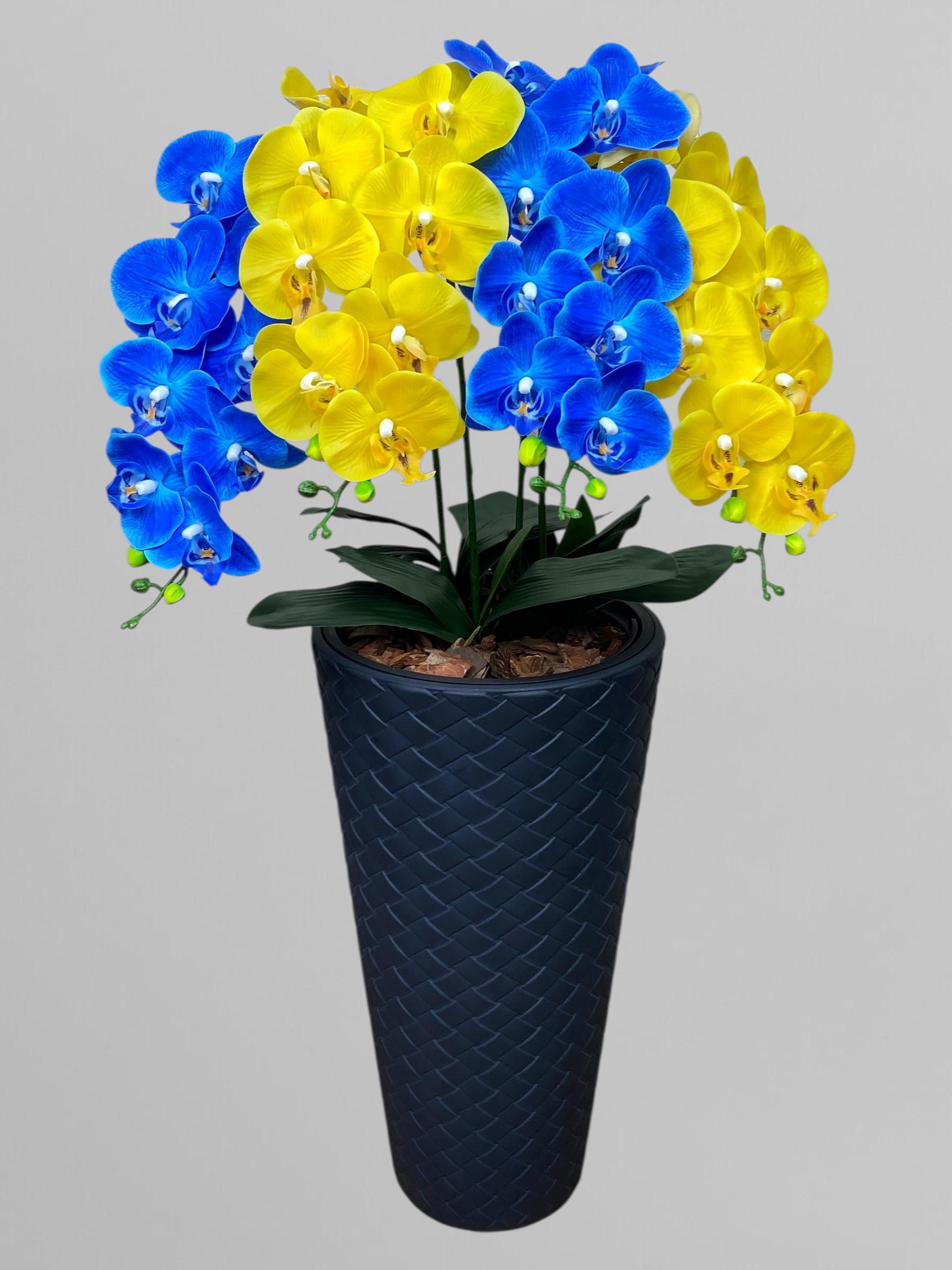Композиция напольная из латексных орхидей на 4 веточки в пластиковом кашпо 110 см Желто-голубой А296)