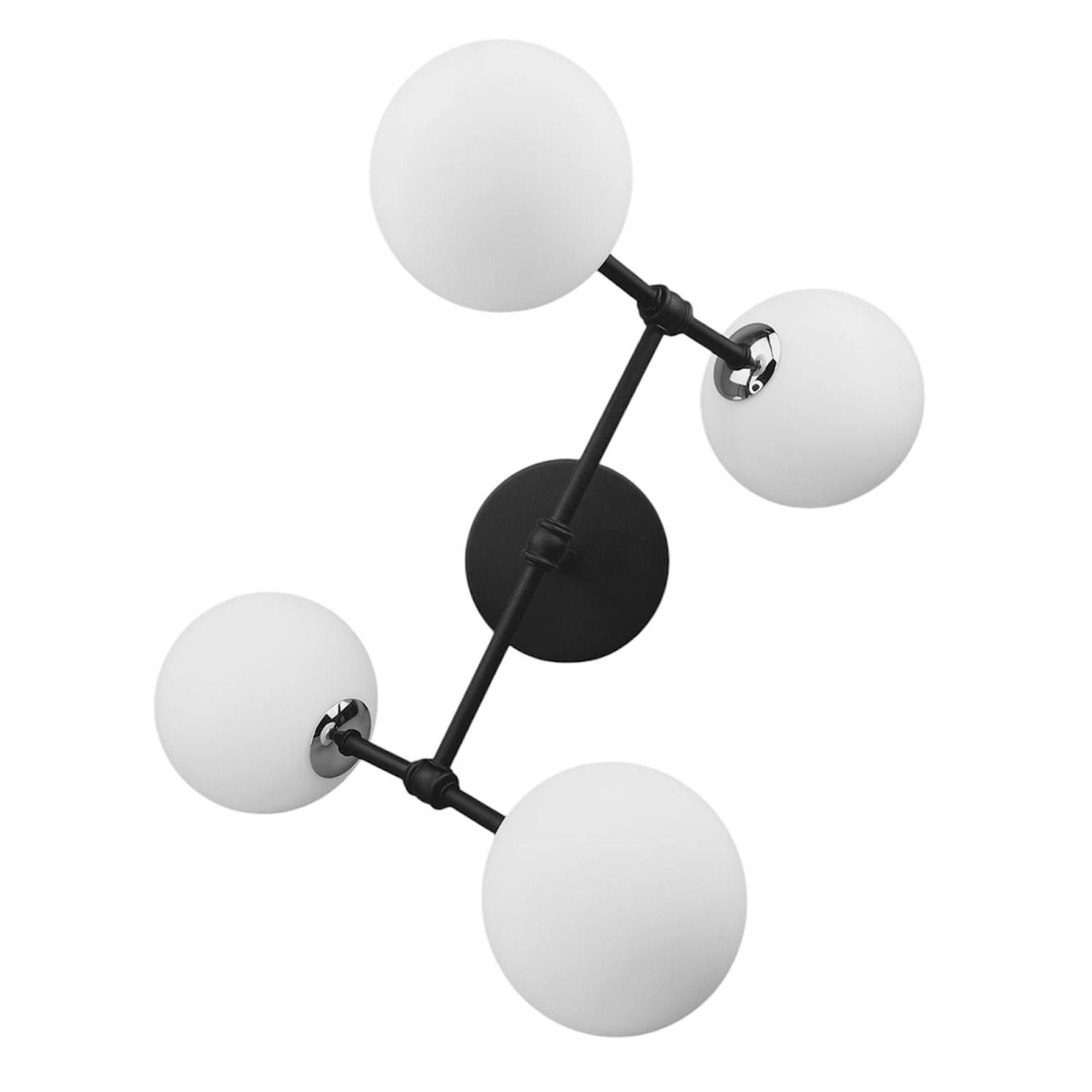 Настенный светильник Zodiaс с 4 белыми матовыми плафонами Настенный светильник Zodiaс с 4 белыми матовыми плафонами