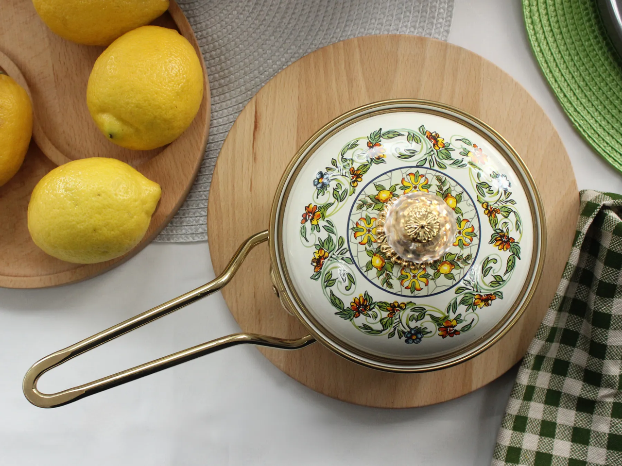 Ковш эмалированный Elmani VITALY с крышкой 0,9 л (763-023) - фото 3 Ковш эмалированный Elmani VITALY с крышкой 0,9 л (763-023) - фото 3