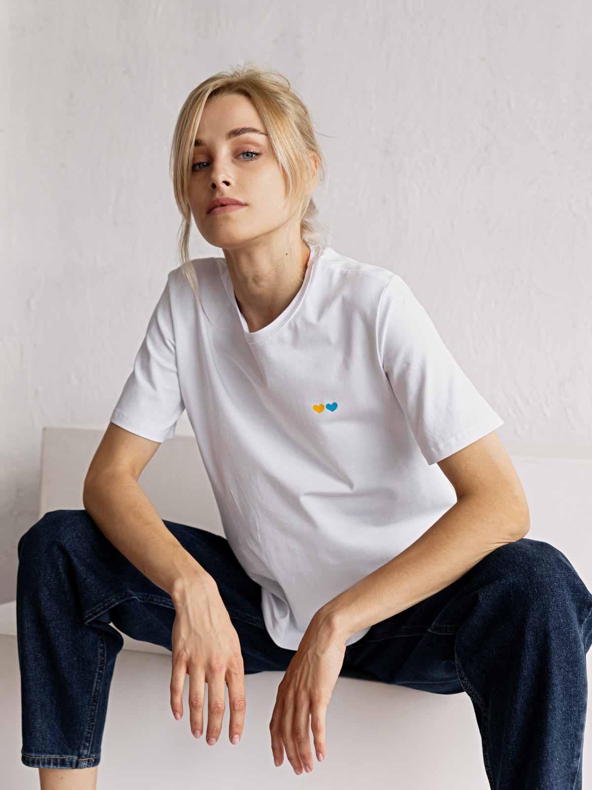 Футболка жіноча жовто-блакитні серця FROMUS M Білий (2540-1) - фото 2 Футболка жіноча жовто-блакитні серця FROMUS M Білий (2540-1) - фото 2