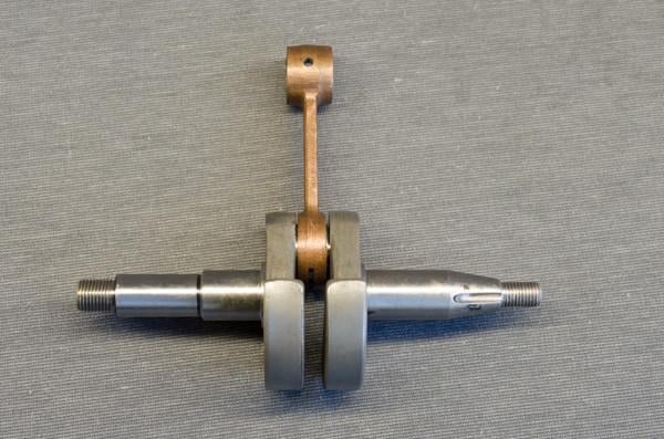 Вал коленчатый для бензопил Хусварна 345/350 (1586)