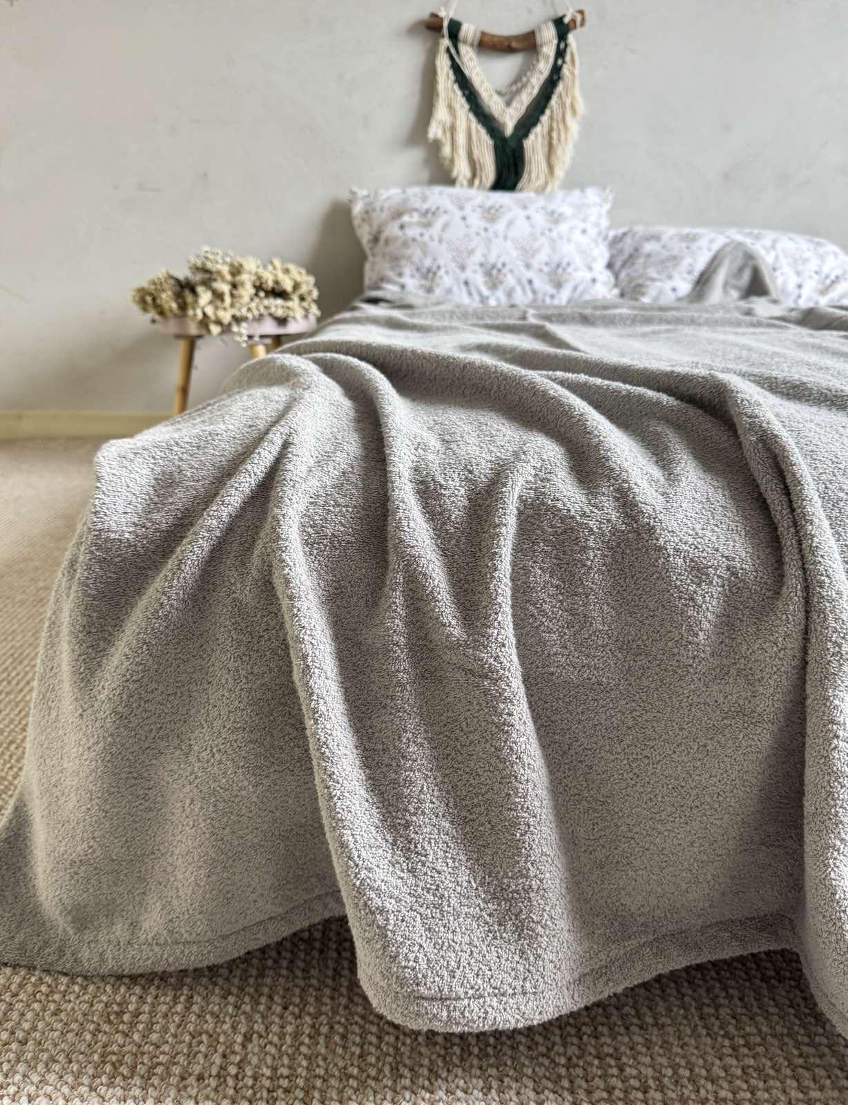 Простинь-покривало махрове ZEINTEX MADEIRA бавовняне 150х220 см Світло-сірий (26971000) - фото 6 Простинь-покривало махрове ZEINTEX MADEIRA бавовняне 150х220 см Світло-сірий (26971000) - фото 6