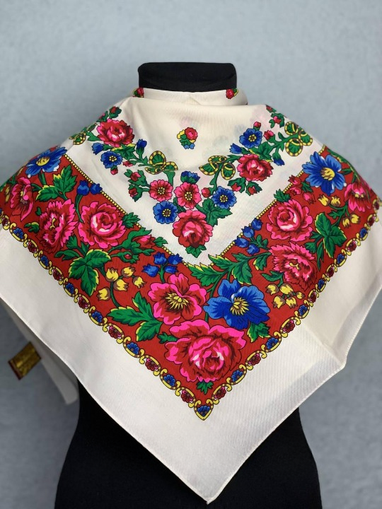 Платок шерстяной Бусы с большими цветами Белый (29439576)