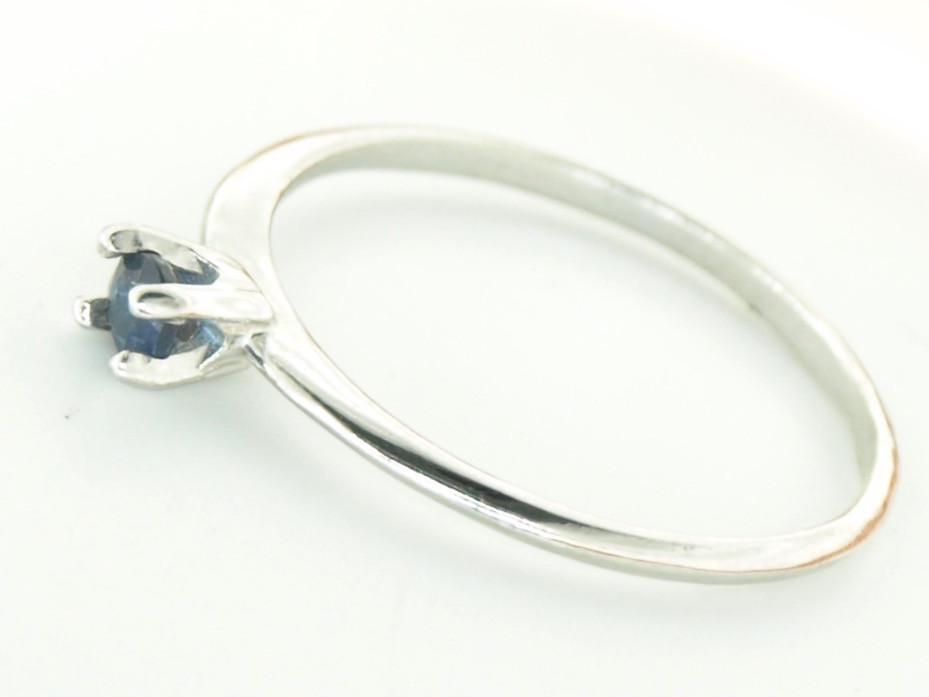 Каблучка зі срібла із сапфіром (2101800307)