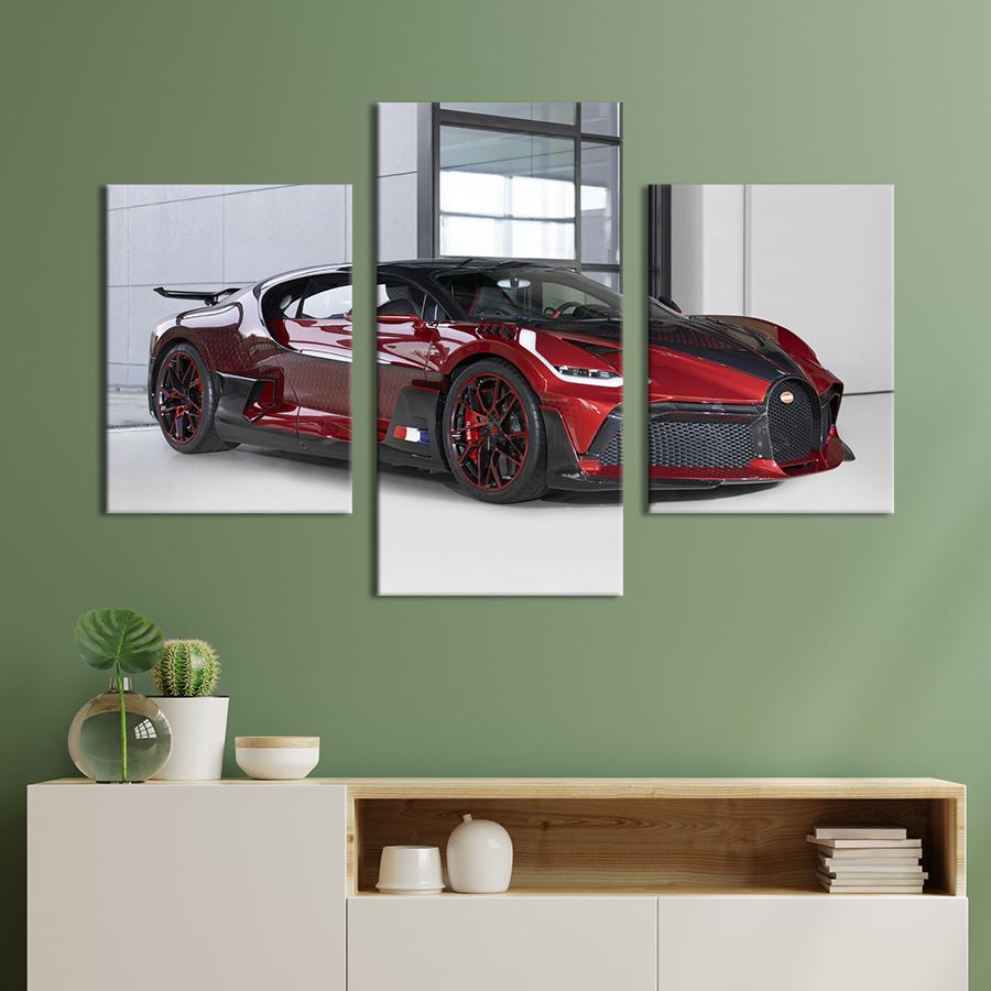 Картина на холсте триптих Красный автомобиль Bugatti Divo 66x40 см (1300-32)