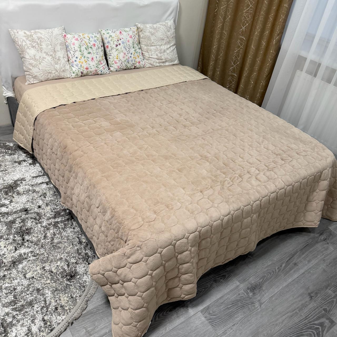 Покрывало стеганое велюровое Мелисса микрофибра/сатин холофайбер 200x230 см Бежевый (36268772)