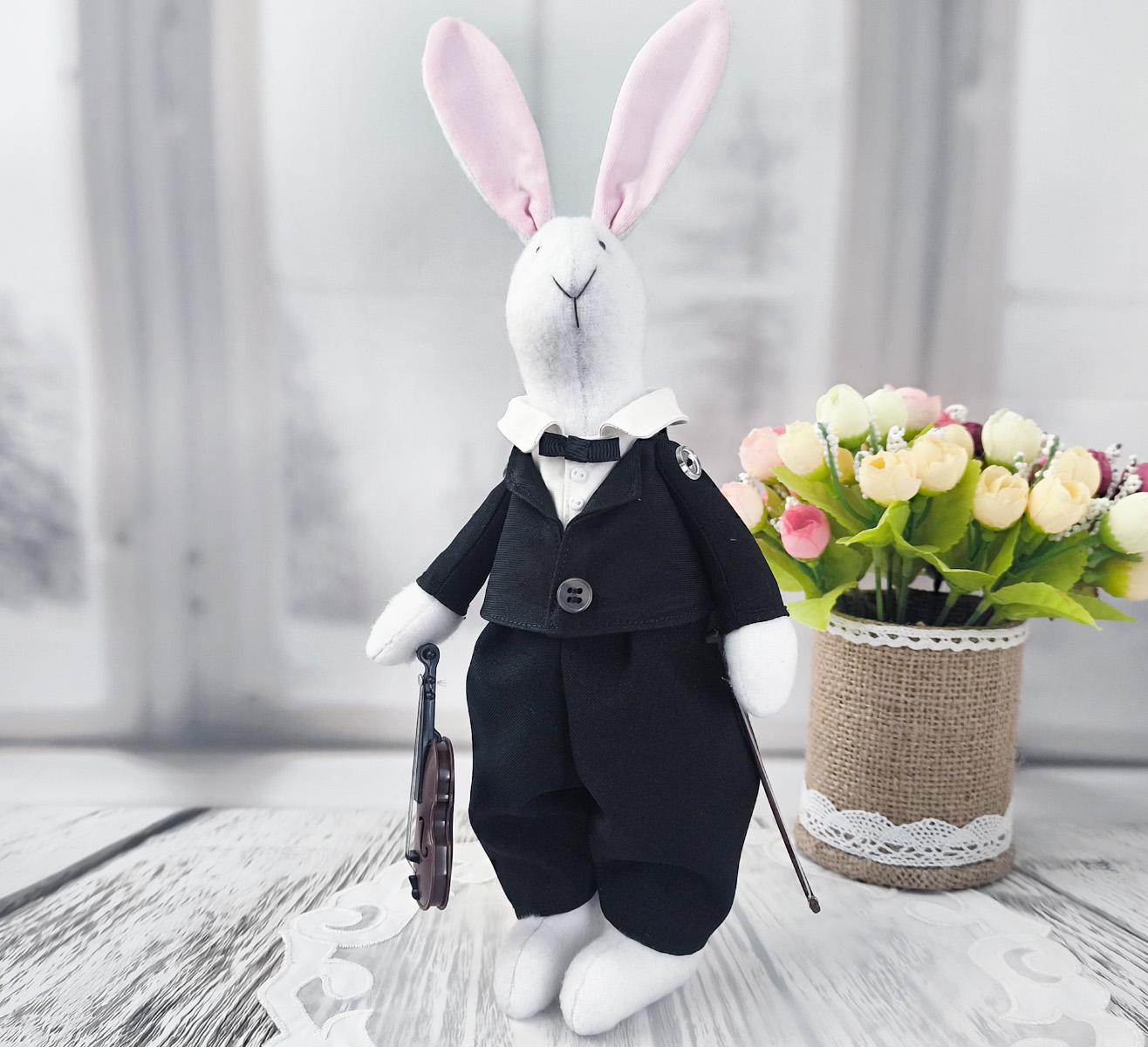 Игрушка ручной работы в стиле тильда "Кролик скрипач"