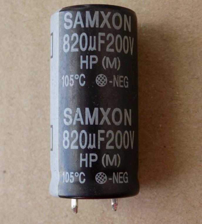 Конденсатор электролитический 820uF 200V 105C 820 мкФ 200В 105 град/820x200x105 град SAMXON жесткие выводы (17753)