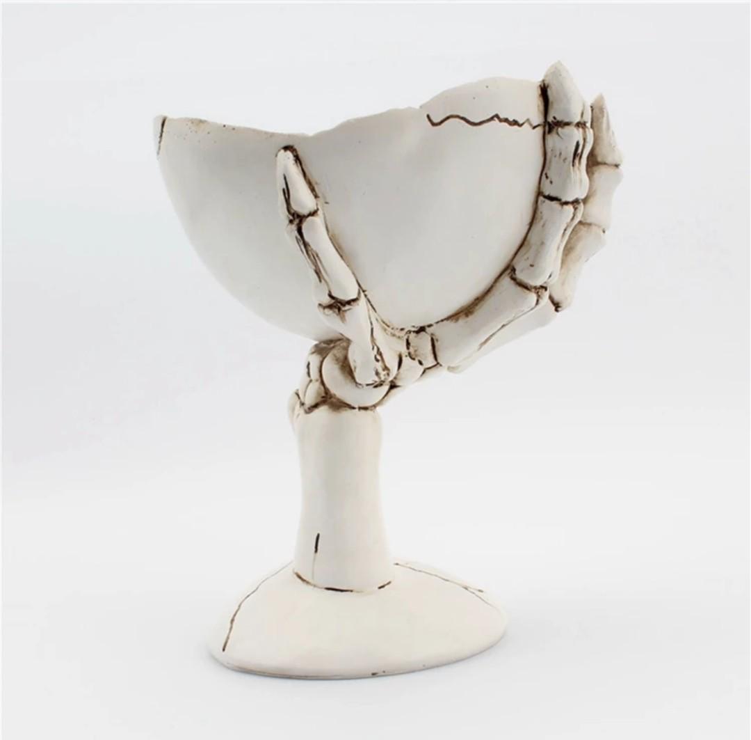 Конфетница рука скелета для сладостей Конфетница рука скелета для сладостей