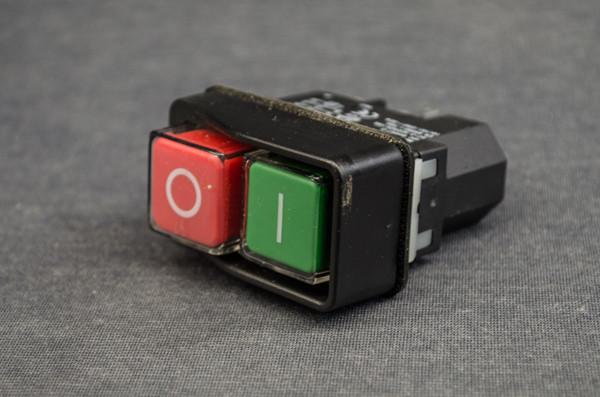 Кнопка вкл/выкл малая для бетономешалки 5 клемм (1460)