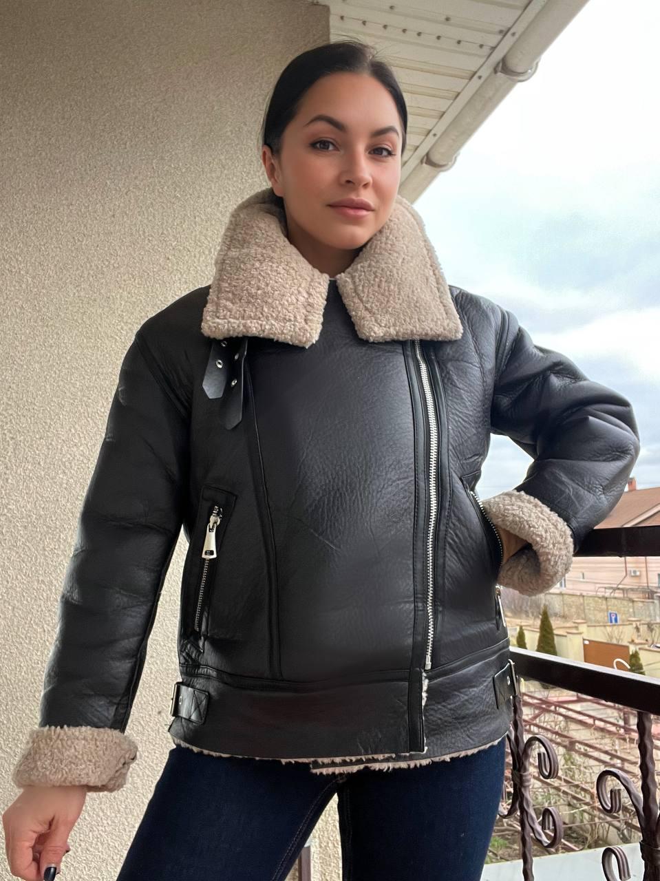 Дубленка женская Aftf Basic 243 средней длины из экокожи на молнии с мехом S Черный (3293) - фото 7 Дубленка женская Aftf Basic 243 средней длины из экокожи на молнии с мехом S Черный (3293) - фото 7