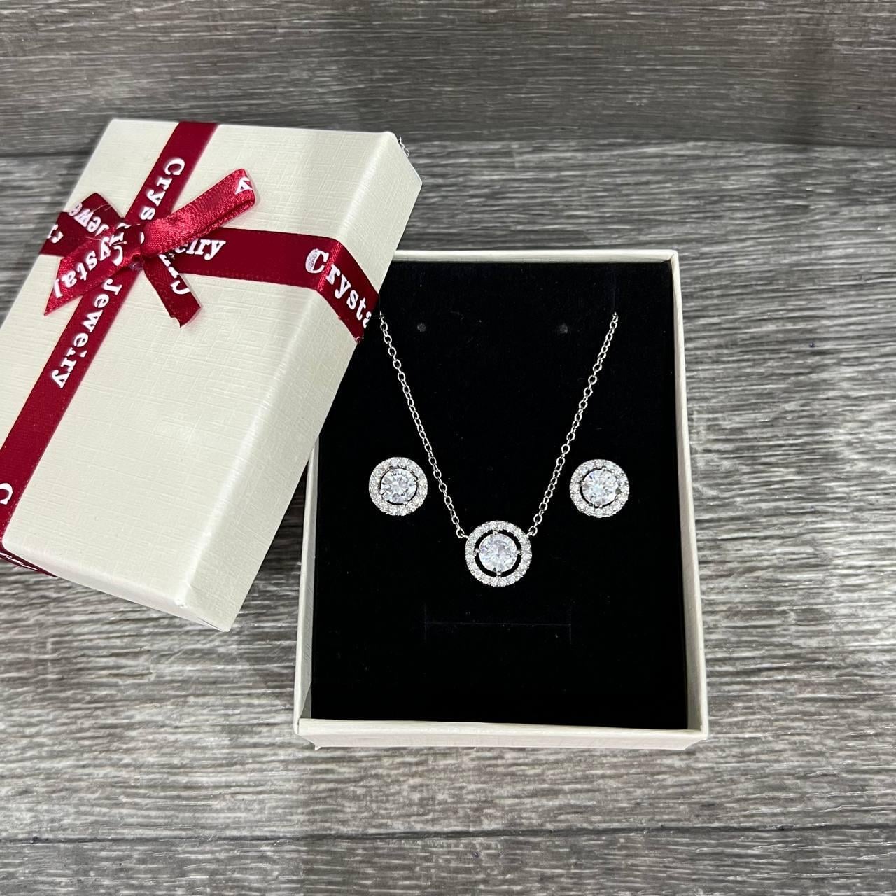 Набор украшений Xuping Jewelry серьги и колье сияющие диски с прозрачными цирконами в оправе с покрытием родий белое золото в коробочке (83999705)
