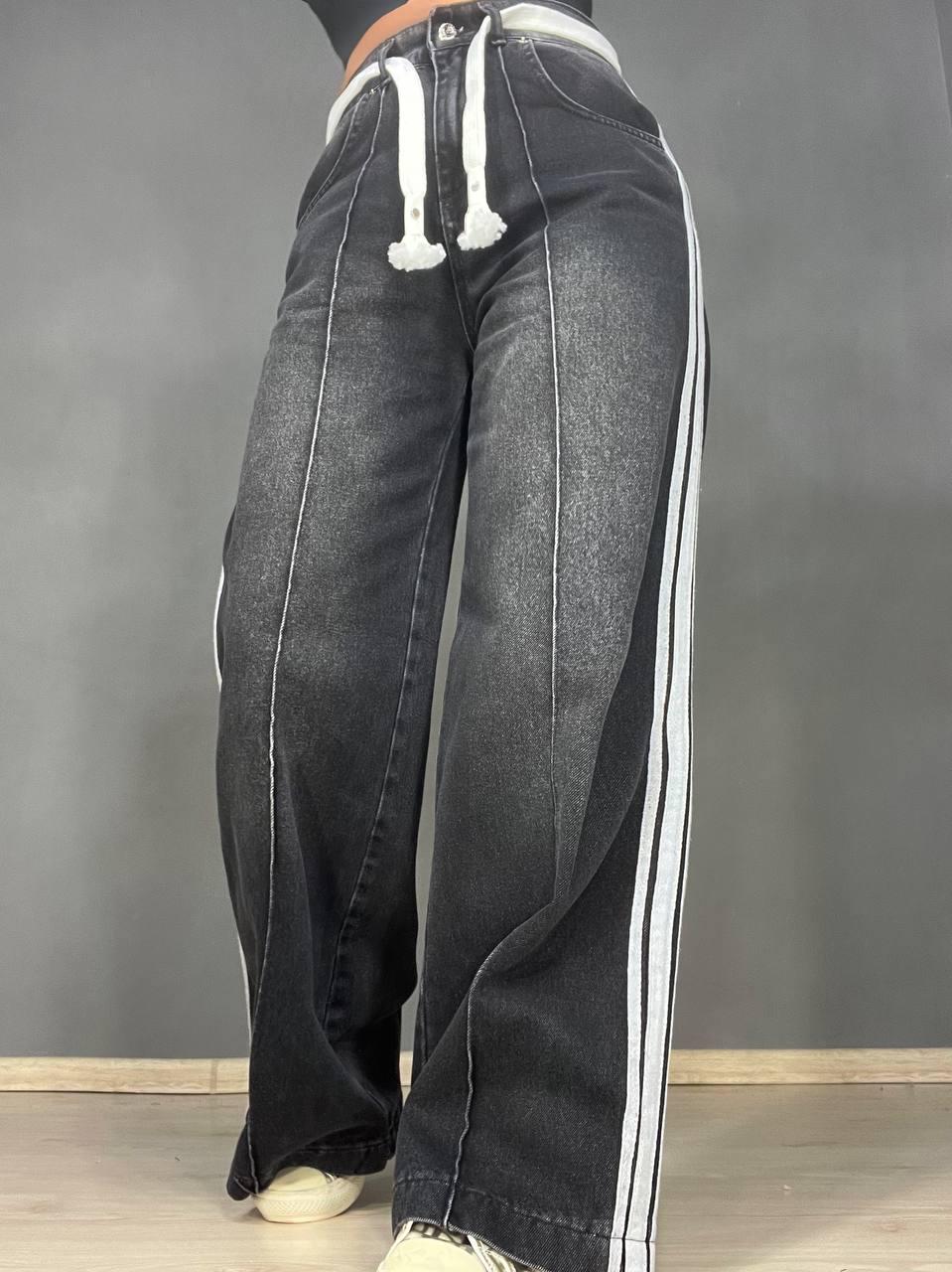 Джинси жіночі Vonnavi 414-240 палаццо з лампасами пояс резинка шнурок р. 27 Чорний (2561) - фото 3 Джинси жіночі Vonnavi 414-240 палаццо з лампасами пояс резинка шнурок р. 27 Чорний (2561) - фото 3