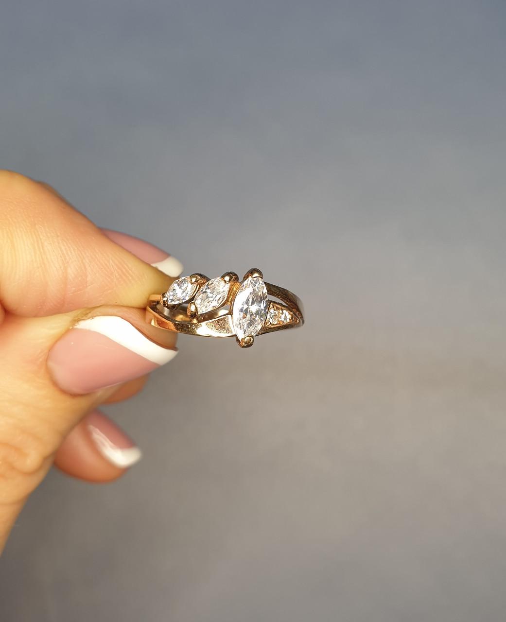 Кольцо позолоченное Кант с кубическим цирконием р. 17 2,4 г (1304527303) Кольцо позолоченное Кант с кубическим цирконием р. 17 2,4 г (1304527303)