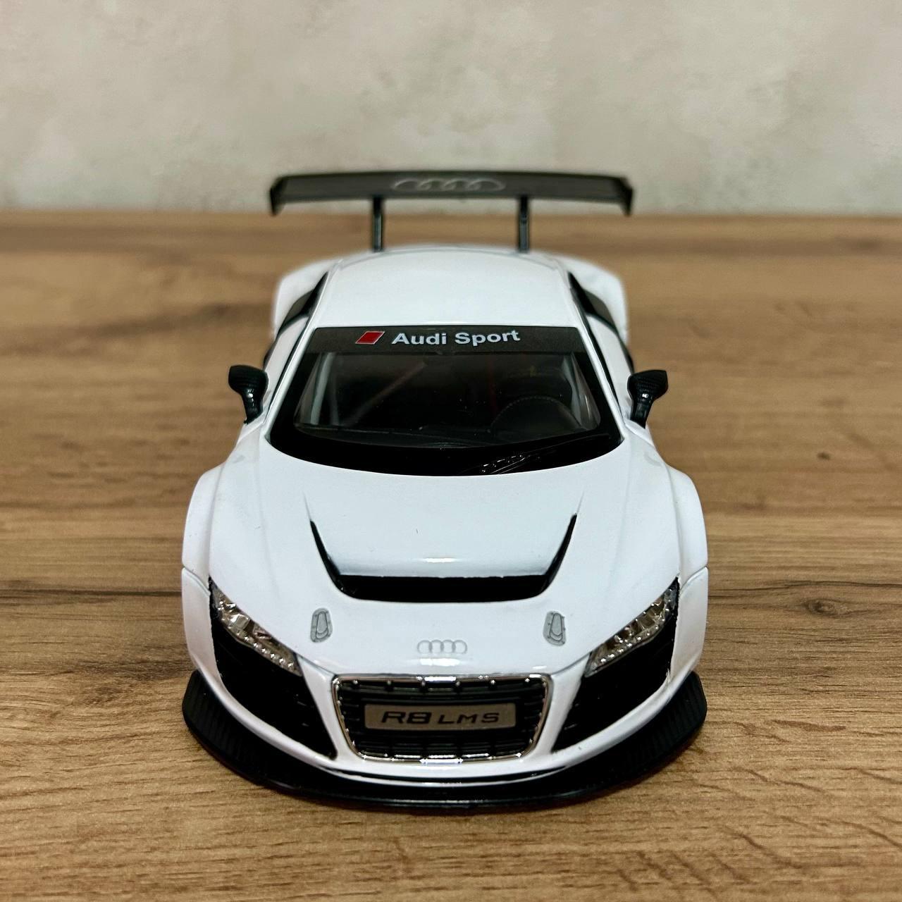 Машинка детская металлическая Rastar 56100 Audi R8 LMS 1:24 Белый (56100) - фото 7 Машинка детская металлическая Rastar 56100 Audi R8 LMS 1:24 Белый (56100) - фото 7