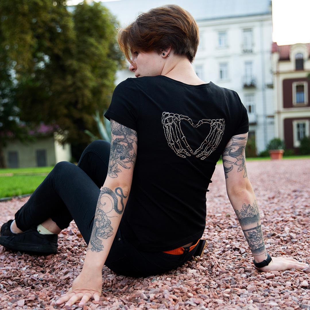 Футболка з вишивкою BATIAR Руки на погруддя S Чорний - фото 2